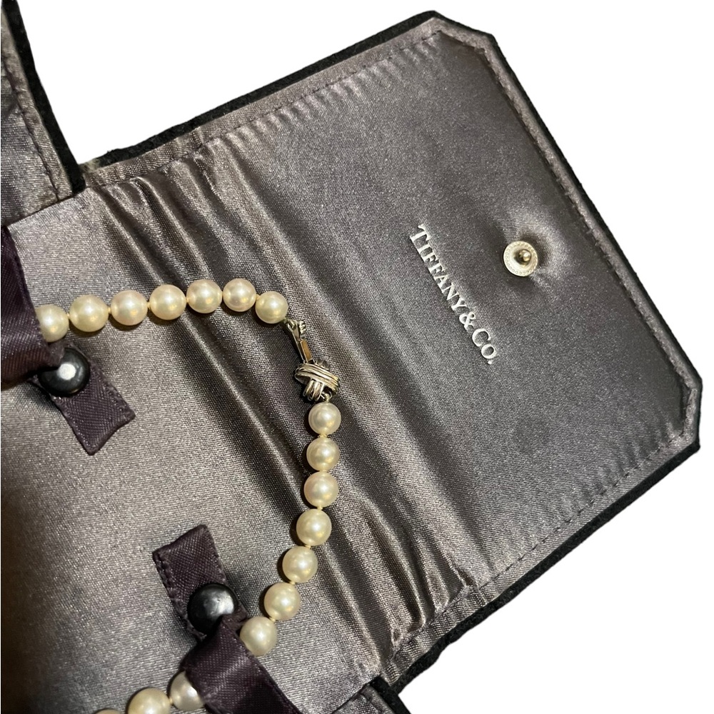 Tiffany & Co White Gold & Akita 18” Pearl necklace - Picture 8 of 8
